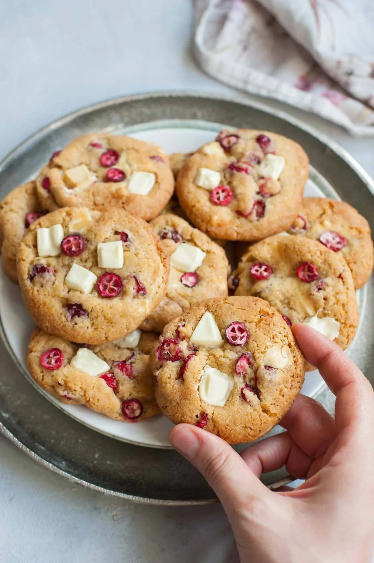 fresh-cranberry-white-chocolate-cookies-ciastka-z-zurawina-i-biala-czekolada-everyday-delicious-2-1198x1800